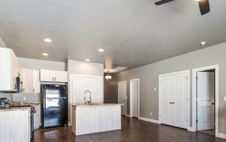 Building Photo - 1896 W Aaron Tippets Rd