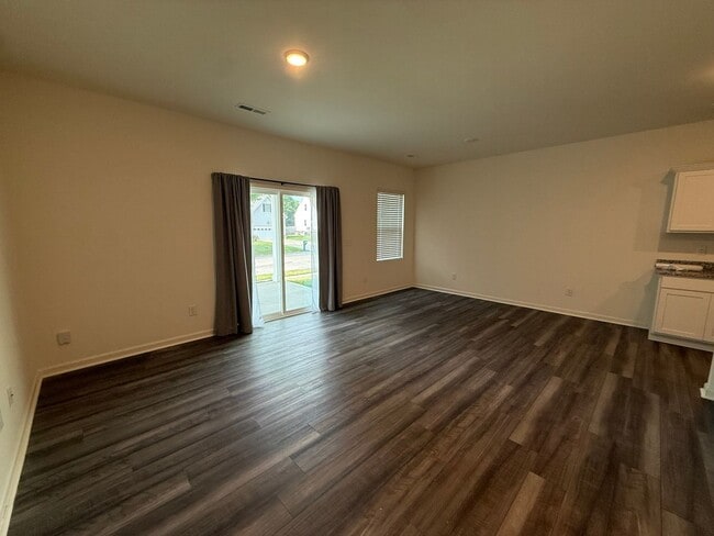 Building Photo - 3513 Walker Dr