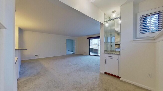 Building Photo - 21096 Boulder Cir