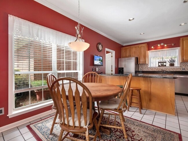 Building Photo - 4012 Dutchess Ct