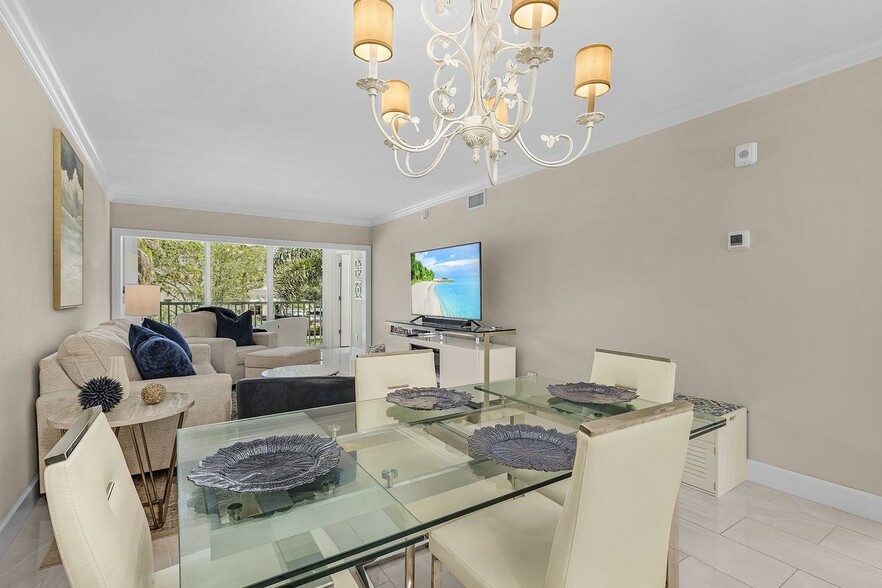 Building Photo - 234 Banyan Blvd