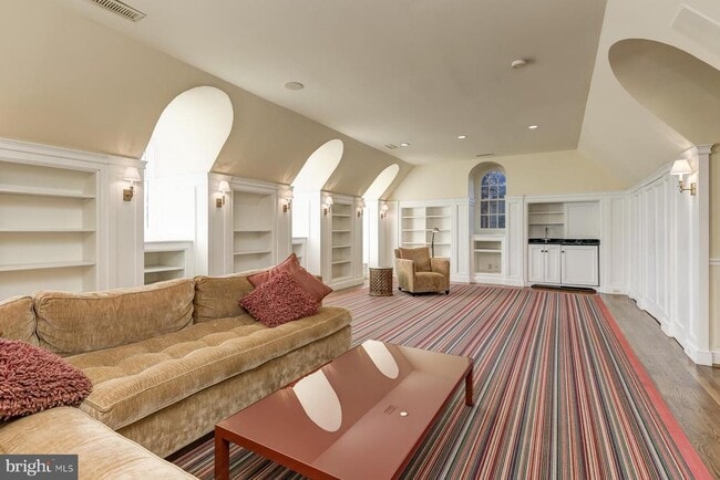 Building Photo - 2425 California St NW