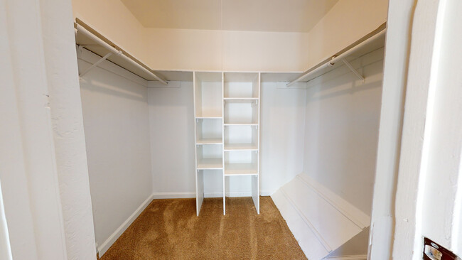 Walk In Closet - The Ridge Townhomes