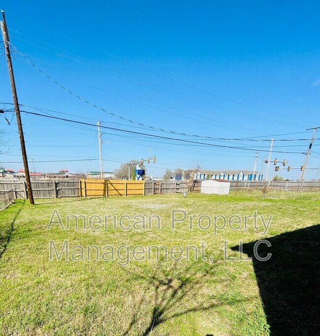 Building Photo - 4409 E 21st Pl