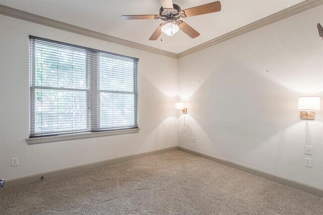 Building Photo - 226 Russell M.Perry Ave