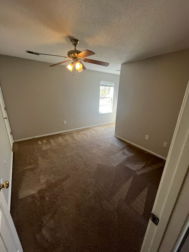 Building Photo - 403 Tripmont Ct