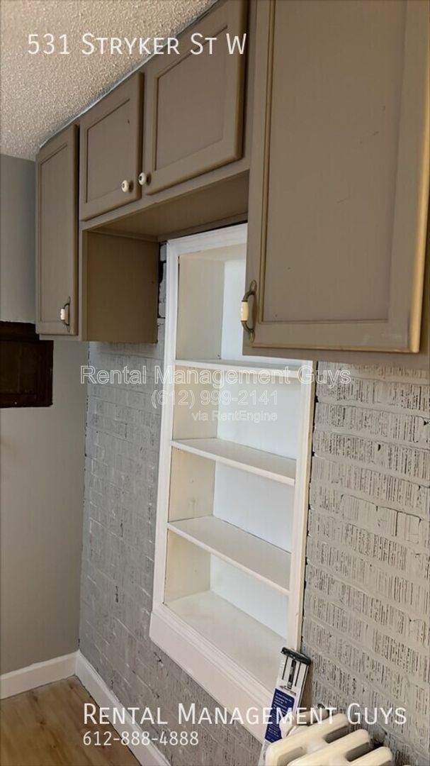 Building Photo - 531 S Stryker Ave