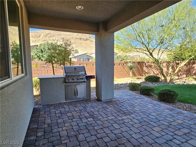 Building Photo - 7017 Pearl Hilltop Ct