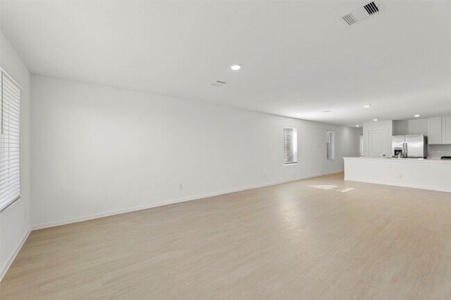 Building Photo - 16854 Great Highlands Dr