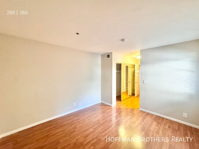 Building Photo - 8724 Burton Way