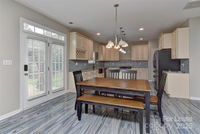 Building Photo - 15723 Wood Duck Crossing Dr