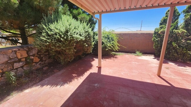 Building Photo - 12512 Sombra Grande Dr