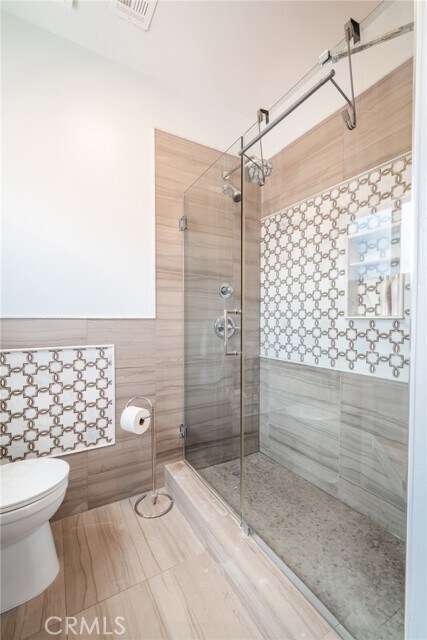 Building Photo - 1949 N Catalina St