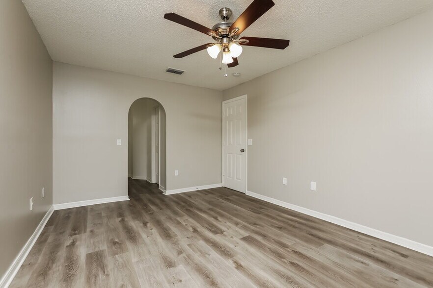 Building Photo - 1614 Sunset View Cir