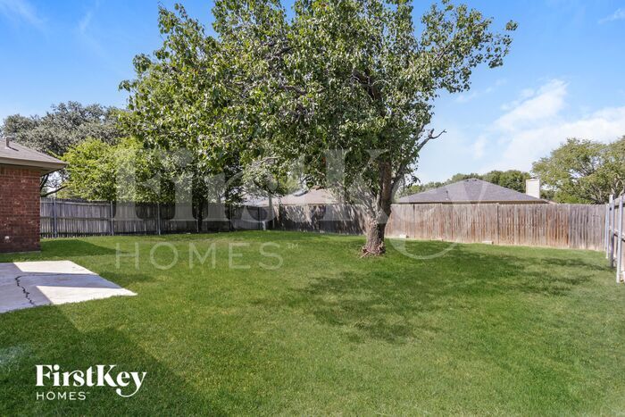 Building Photo - 601 Betsy Ross Dr
