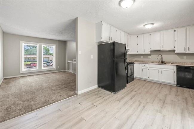 Building Photo - 9408 Big Ben Cir