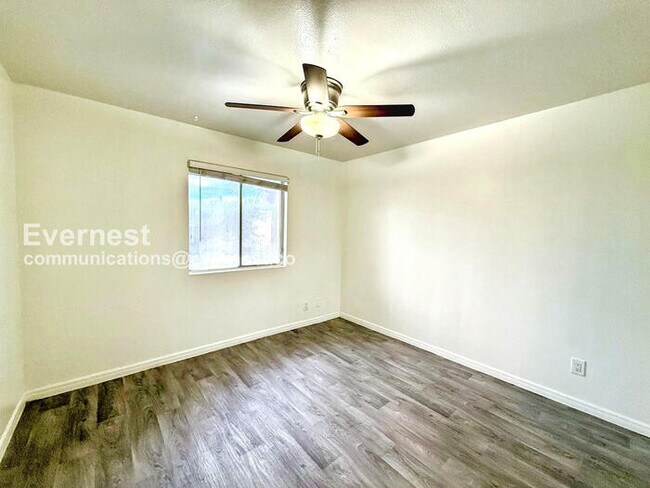 Building Photo - 534 E Huntington Dr