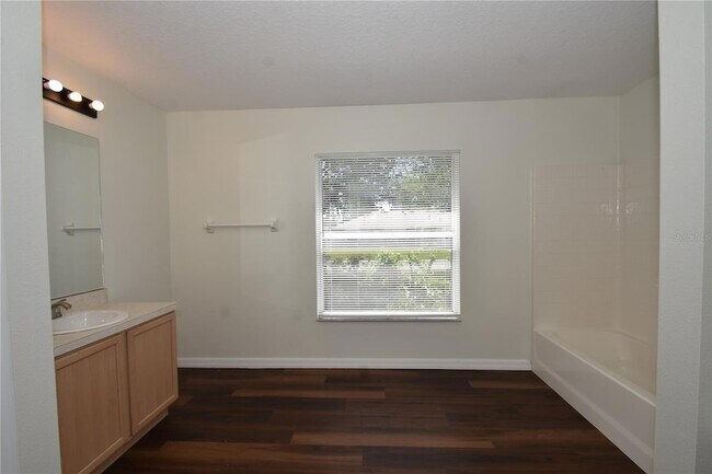 Building Photo - 33 Prattwood Ln