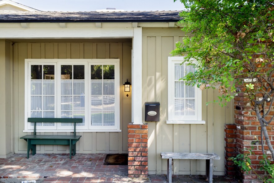 Front porch - 5108 Strohm Ave
