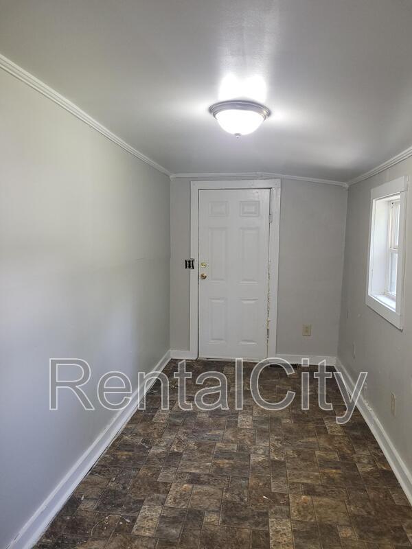 Building Photo - 322 Mcknight St
