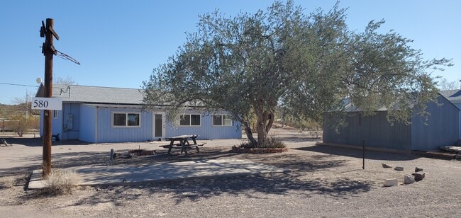 Building Photo - 580 N Mesquite Ln