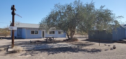 Building Photo - 580 N Mesquite Ln