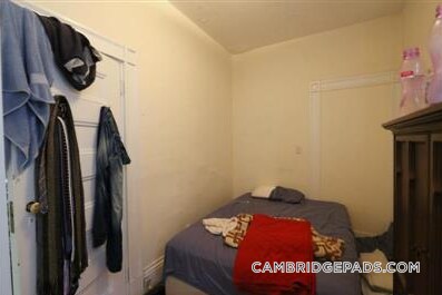 Building Photo - 2 Ware St