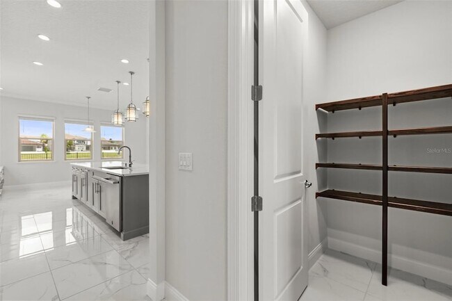 Building Photo - 10511 Royal Cypress Way