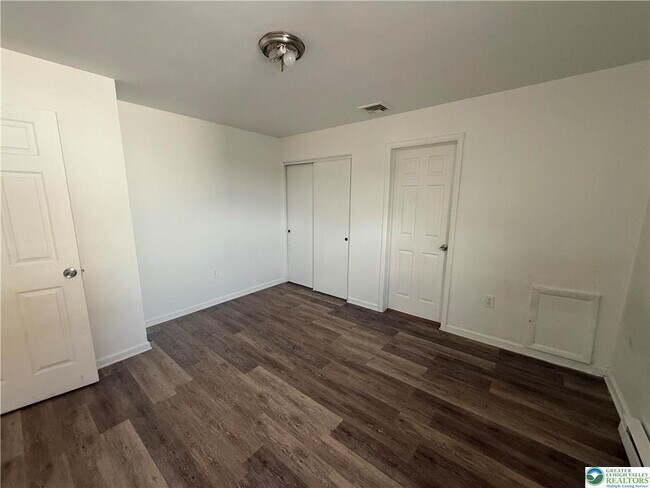 Building Photo - 3426 N Front St