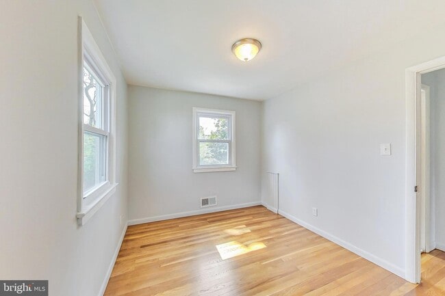 Building Photo - 9511 48th Ave