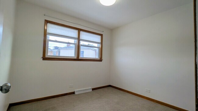 Building Photo - 6038 N Elston Ave