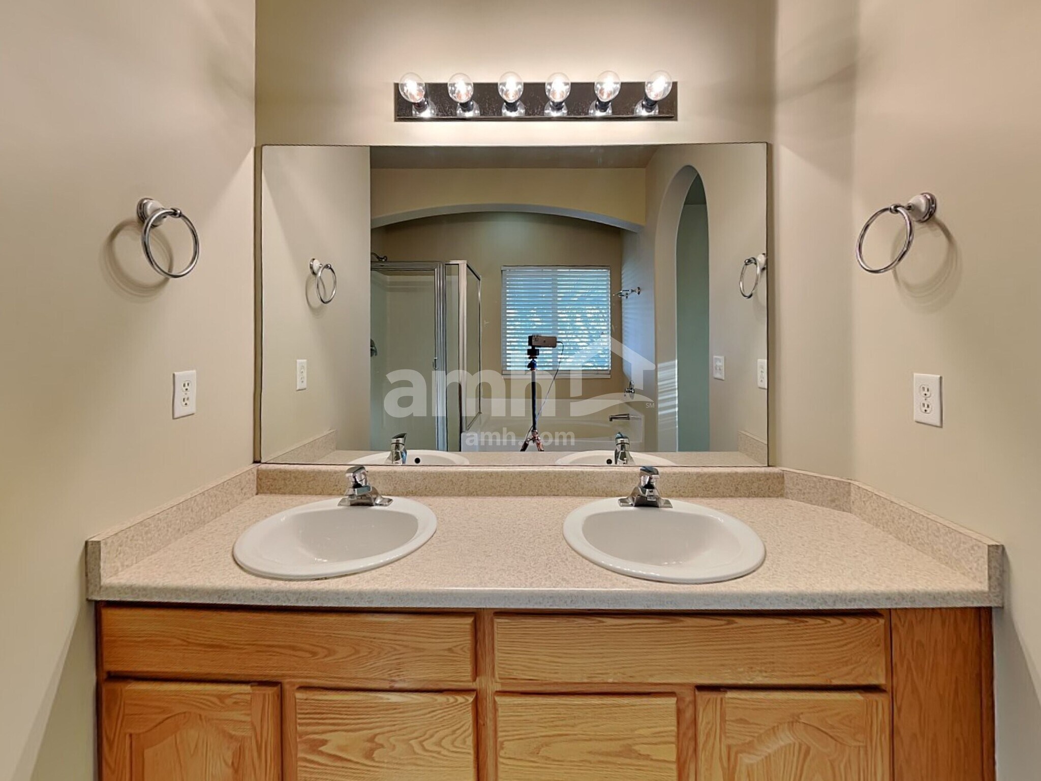 Building Photo - 6762 S Wakefield Way