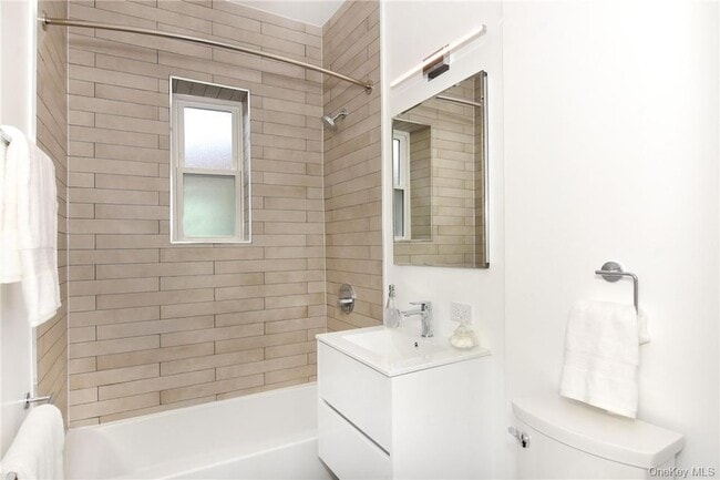 Building Photo - 651 Boulevard W