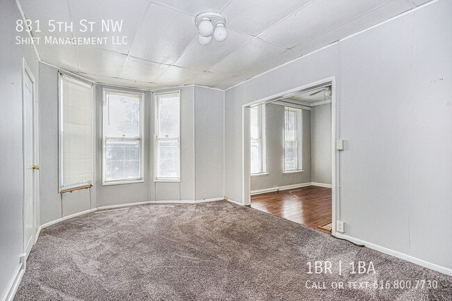 Building Photo - 831 5th St NW