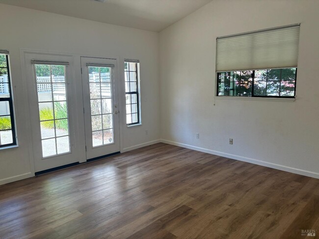 Building Photo - 735 Amherst Cir