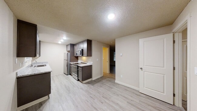 Building Photo - 1510-1512 151ST ST Ct S