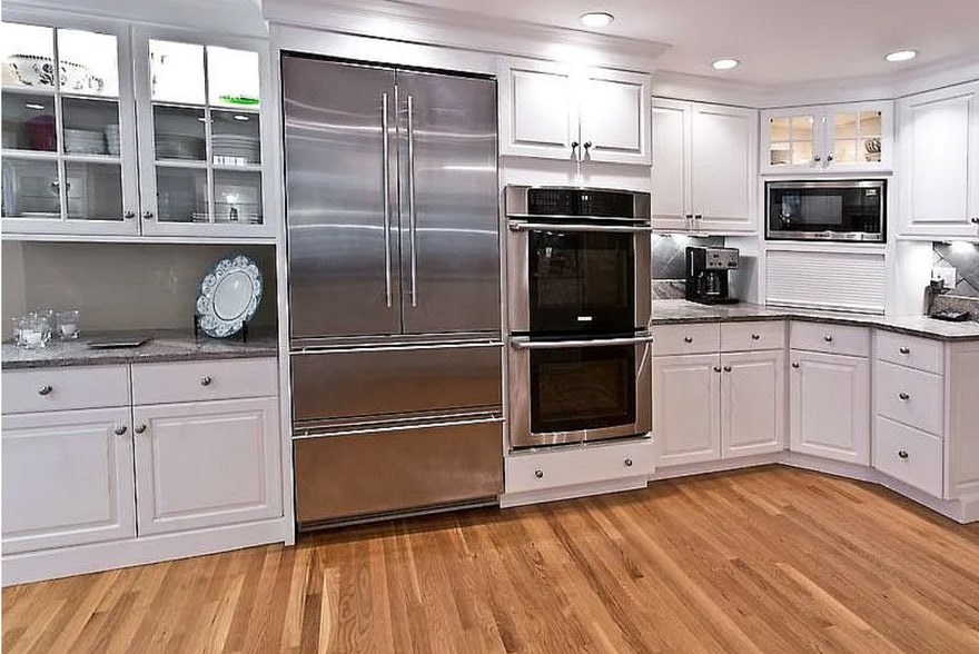 Kitchen (1) - 140 Main St