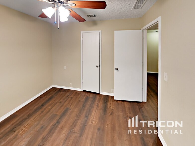Building Photo - 9633 Brierwyck Dr