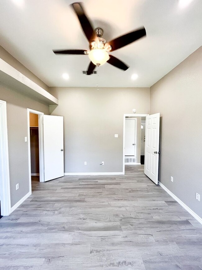 Building Photo - Available NOW!!!! This charming 1 story, 3 bedroom, 2 bath house could be your next home! Beautif...