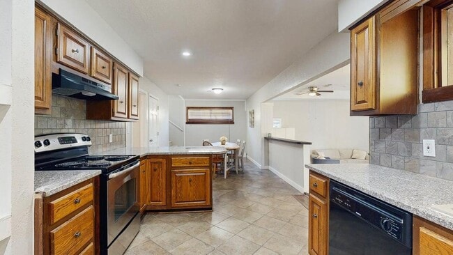 Building Photo - Charming Arlington residence offering space, style, and a welcoming lifestyle