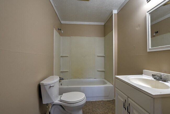Building Photo - 118 Unaka St