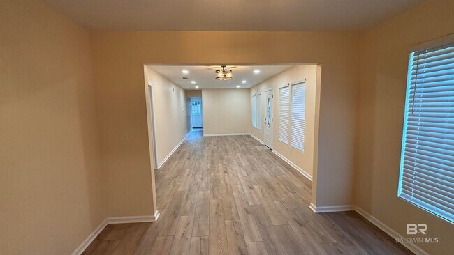 Building Photo - 7251 Pinehill Rd