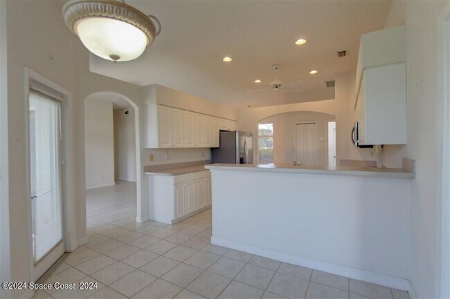 Building Photo - 2300 Brightwood Cir