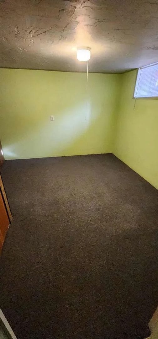 Building Photo - Quaint, single family home close to ISU