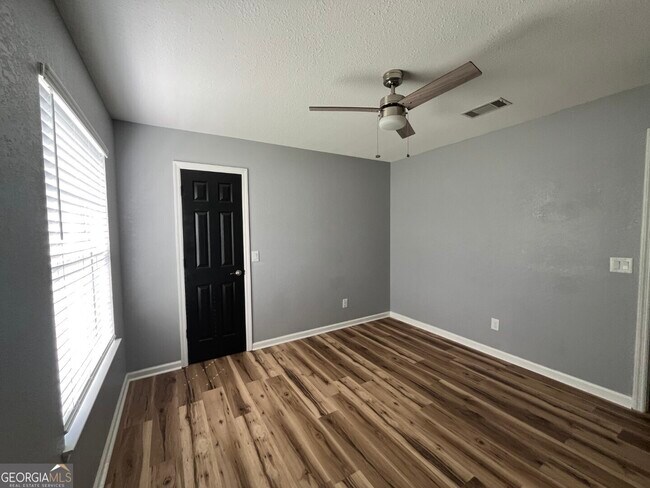 Building Photo - 101 Snug Harbor