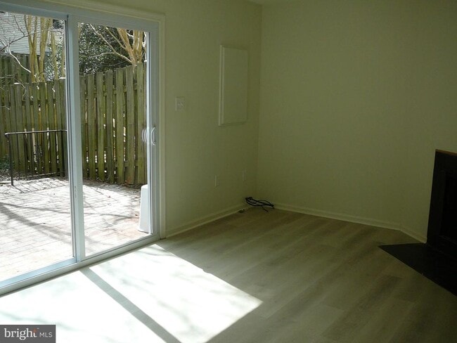 Building Photo - 8607 Dellway Ln