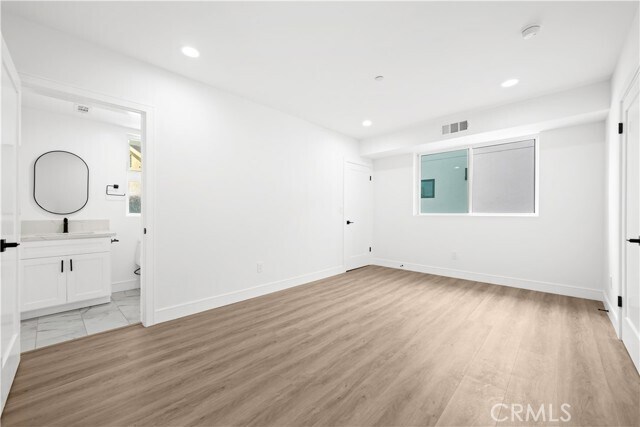 Building Photo - 6704 Kester Ave