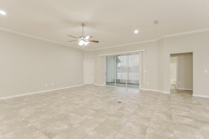 Building Photo - 806 Deer Crossing Rd