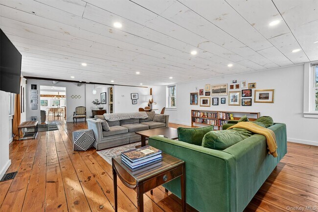 Building Photo - 322 NY-94