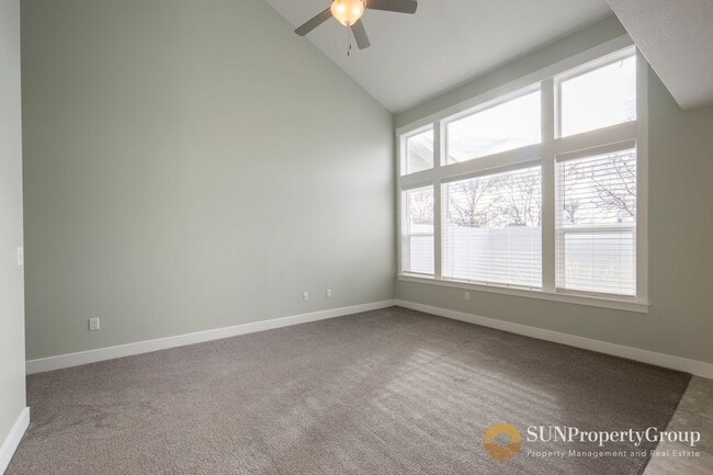 Building Photo - Stunning Townhome In Desirable Riverton Area